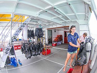 MV Stingray Tauchdeck