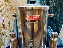 Wasserkühler mit Thermosflaschen 